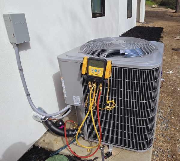 Heat pump installation in Sacramento, CA with new outdoor condenser unit